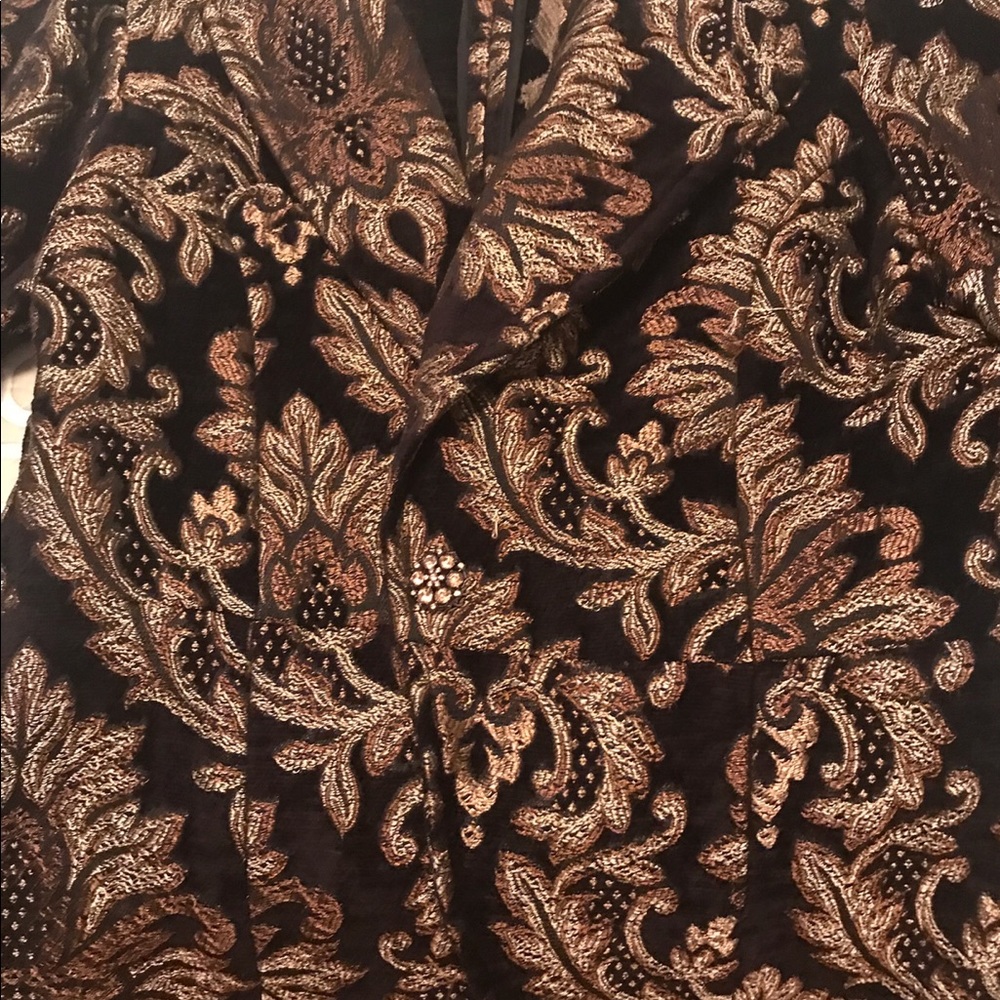 Beautiful 3 quarter length sleeve jacket